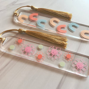 RETRO GROOVY ACRYLIC BOOKMARK